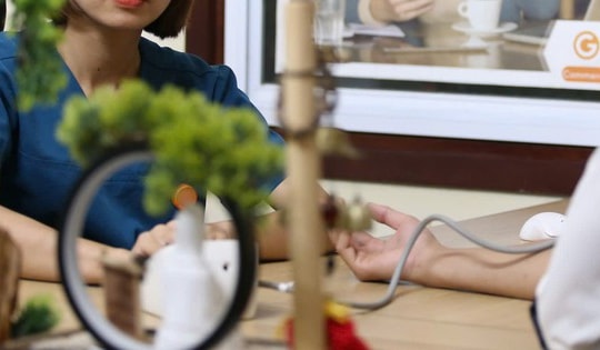 Đồng tính nam nhiễm HIV - Lời người trong cuộc (2): Vòng xoáy kép