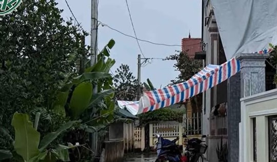 Nam sinh bị bạn đánh nguy kịch tính mạng, bố khóc nghẹn mong chờ phép màu đến với con