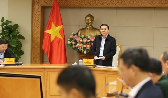 Phó Thủ tướng: Phòng chống bão số 13 trong 'tình trạng khẩn cấp hơn và nguy hiểm hơn'