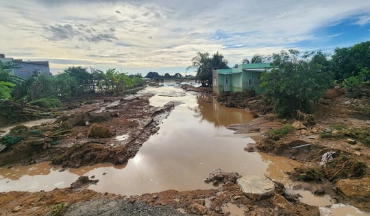 Vụ vỡ hồ chứa nước làm chết người: Lâm Đồng buộc doanh nghiệp tháo cạn các ao, hồ chứa trái phép