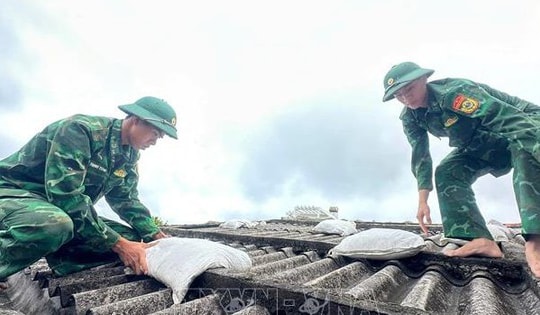 Thủ tướng chỉ đạo ứng phó với bão số 13 ở mức cao nhất để bảo đảm tính mạng của Nhân dân