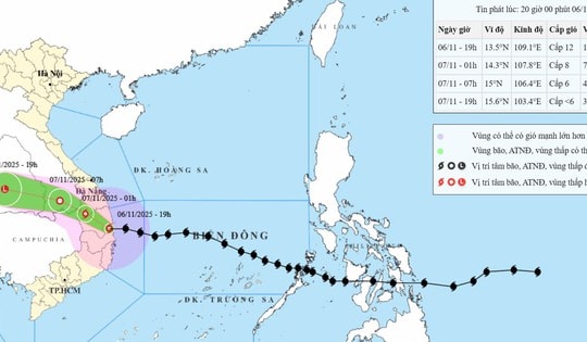 Đổ bộ vào đất liền các tỉnh Gia Lai và Đắk Lắk, bão số 13 tiếp tục di chuyển rất nhanh