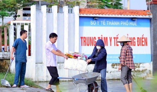 Khuyến cáo quan trọng phòng dịch bệnh sau mưa lũ lịch sử ở Huế