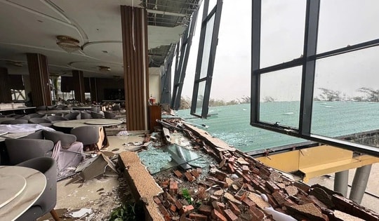Bão số 13 gây gió lớn có thể làm đổ nhà, vỡ cửa kính nhà cao tầng