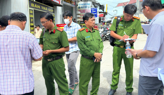 Bí ẩn hai mẹ con tử vong trên giường