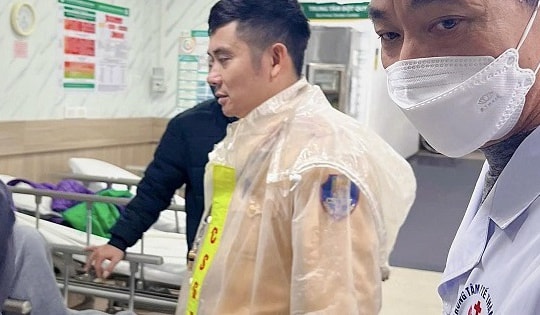 CSGT Hà Nội mở đường ‘thần tốc’ đưa bệnh nhân đột quỵ đến bệnh viện