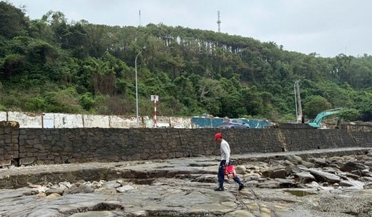 Hải Phòng: Khắc phục tình trạng sạt lở bờ kè biển ở phường Đồ Sơn