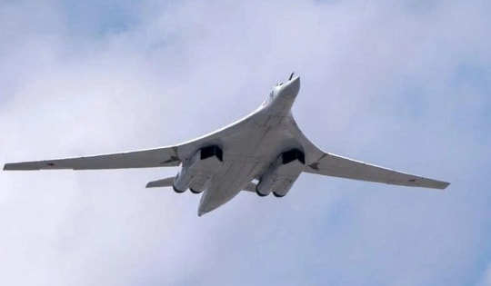 Vì sao Nga hồi sinh 'Thiên nga trắng' Tu-160 từ thời Liên Xô?