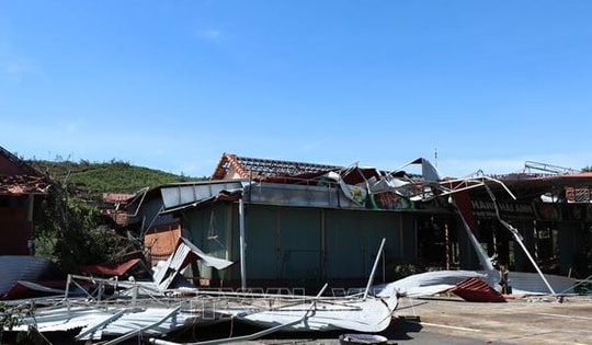 Bão số 13 làm sập, hư hỏng hơn 26.470 căn nhà và gây nhiều thiệt hại