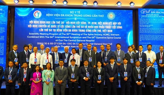 Chuyên gia quốc tế hội tụ tại Cần Thơ chia sẻ kỹ thuật mới trong phẫu thuật cột sống