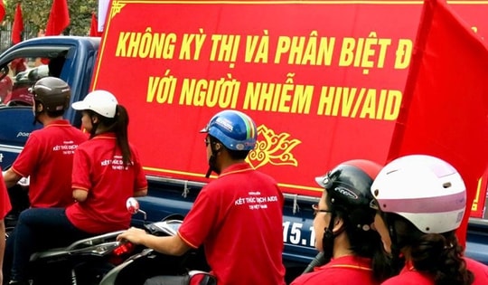 ‘Đoàn kết là sức mạnh – Chung tay chấm dứt dịch bệnh AIDS’: Hành động vì một Việt Nam không còn kỳ thị, không ai bị bỏ lại phía sau