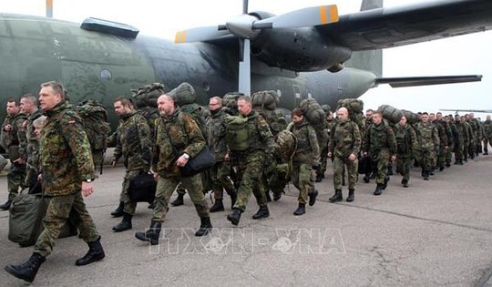 Tướng Đức cảnh báo NATO sẽ triển khai 800.000 binh sĩ nếu xảy ra chiến tranh với Nga