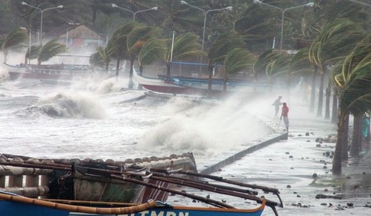 Điểm bất thường của cơn bão số 14 sắp vào Biển Đông