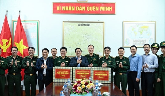 Thủ tướng Phạm Minh Chính: 'Đồn là nhà, biên giới là quê hương, đồng bào các dân tộc là anh em ruột thịt'