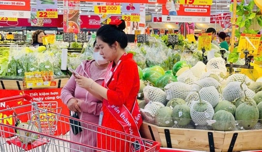 Hàng loạt hàng hóa khuyến mại sâu tri ân thầy cô trước ngày 20/11