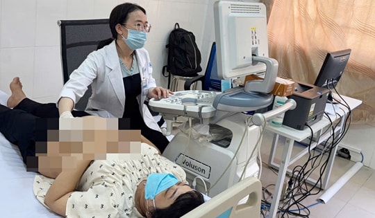 Bác sĩ của 8 bệnh viện ở TPHCM về Cần Giờ, người dân phấn khởi đi khám chữa bệnh