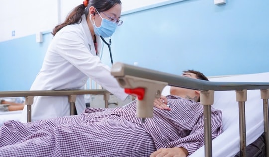 Đã có 272 ca nghi ngộ độc sau ăn bánh mì tại TPHCM, nhiều bệnh nhân vẫn đang điều trị nội trú