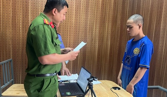 Đâm dao vào đùi tài xế Grab để cướp tài sản