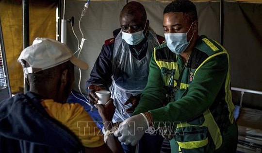 Nam Phi lần đầu thử nghiệm vaccine sản xuất trong nước sau 50 năm