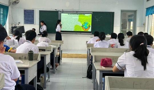 Đổi mới ra đề Ngữ văn: Từ học thuộc sang tư duy sáng tạo