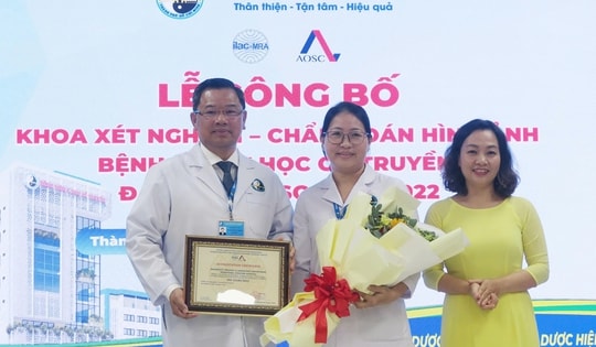 Bệnh viện y học cổ truyền đầu tiên của Việt Nam đạt chứng nhận ISO 15189:2022