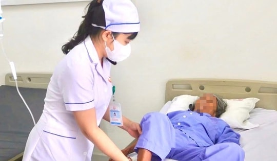 Thay khớp háng thành công cho cụ bà 91 tuổi