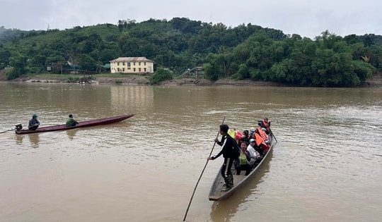 Mong một cây cầu vượt lũ