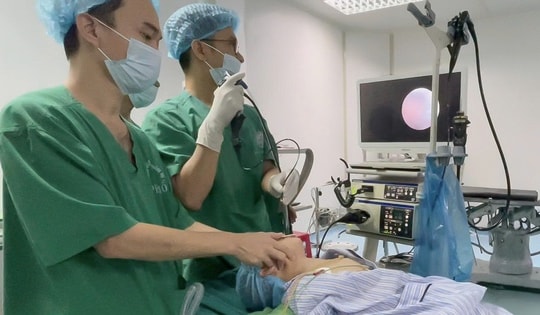 Kim chọc tủy bất ngờ rơi xuống đường thở bé 3 tuổi