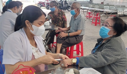 Đông dân nhất nhưng mức sinh thấp nhất: TPHCM điều chỉnh lại chính sách dân số trong giai đoạn mới