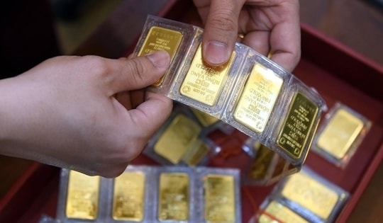 Giá vàng ngày 15/11 tiếp đà giảm rất mạnh