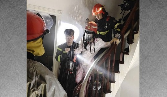 Cháy nhà cao tầng trên phố Trung Kính, Hà Nội