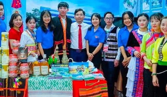 Người thầy 'mở lối' tương lai cho học sinh vùng cao Tây Bắc