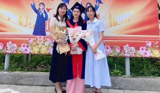 Hành trình đặc biệt của em bé mồ côi vươn lên thành cô giáo