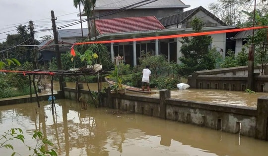 Huế cảnh báo mưa lũ, học sinh nghỉ học ngày 17/11, trừ khu vực không bị ảnh hưởng