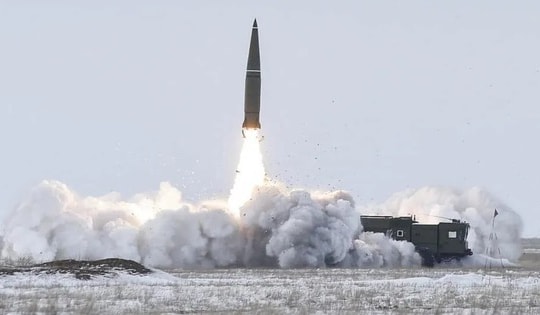 Tên lửa Iskander Nga 'thổi bay' loạt bệ phóng tối tân Ukraine