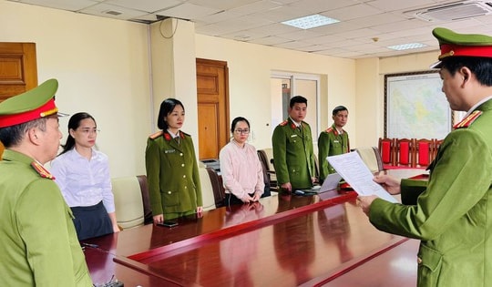 Khởi tố 4 người làm sai thiết kế lan can đá bờ sông Hồng sau bão Yagi