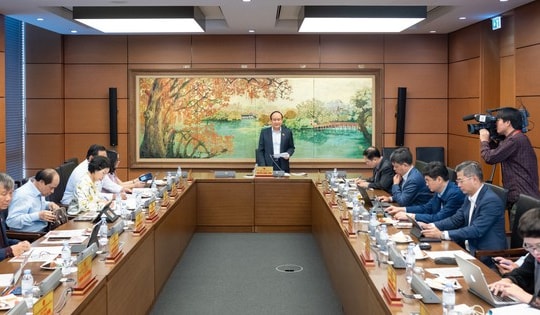 Đề xuất sử dụng sách giáo khoa điện tử từ năm 2030