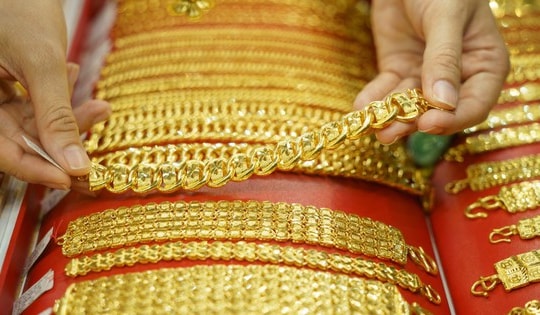 Giá vàng hôm nay ngày 17/11 tạm ngừng giảm mạnh