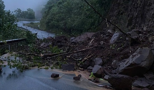 Nhiều khu vực tại Quảng Trị bị ngập lụt, sạt lở