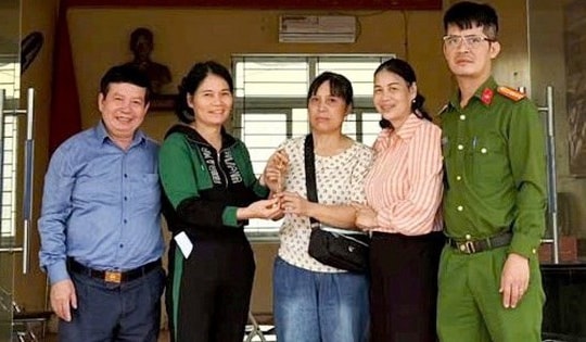 Đi chợ, người phụ nữ nhặt được dây chuyền 4 chỉ vàng