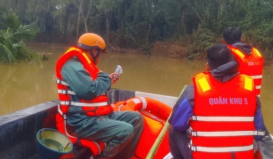 Tìm thấy thi thể người đàn ông bị nước lũ cuốn trôi