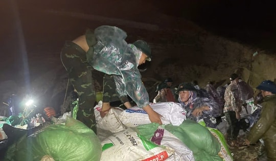 Đội mưa, xuyên đêm cứu kè An Lương trước nguy cơ tái sạt lở dữ dội