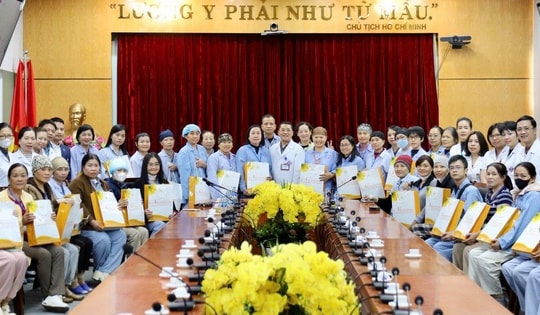 Ngày Nhà giáo Việt Nam, thầy thuốc tri ân thầy cô giáo là bệnh nhân ung thư