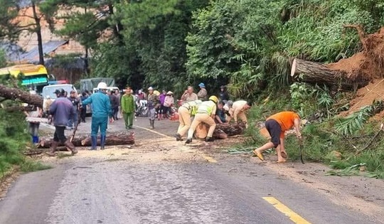 Khánh Hoà: Đèo Ngoạn Mục tiếp tục sạt lở, tiềm ẩn nguy cơ mất an toàn