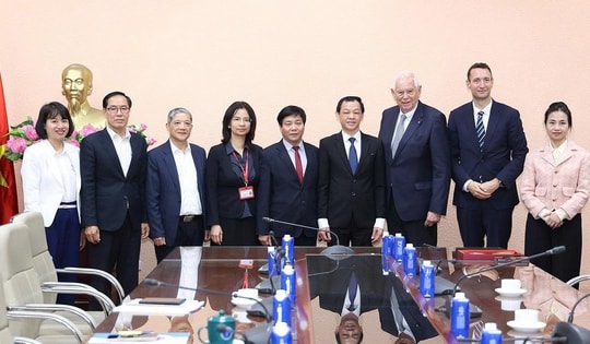 Thứ trưởng Nguyễn Tri Thức tiếp Hiệu trưởng Trường Đại học Khoa học Ứng dụng IMC Krems- Cộng hòa Áo