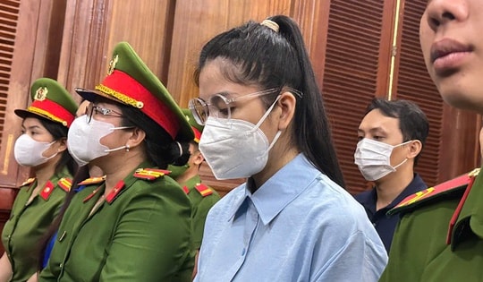 Hằng 'du mục' khóc trước tòa vì làm ảnh hưởng tới con