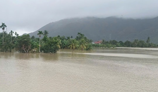 Mưa lũ, sạt lở ở Khánh Hòa đã làm hơn 30 người thương vong