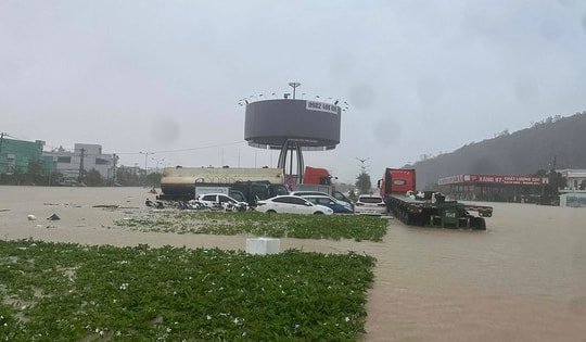 Cảnh báo đặc biệt nghiêm trọng về nguy cơ ngập lụt và sạt lở đất do lũ lên vượt mức lịch sử