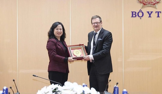 Bộ trưởng Đào Hồng Lan tiếp và làm việc với Đại sứ Cộng hoà Phần Lan tại Việt Nam