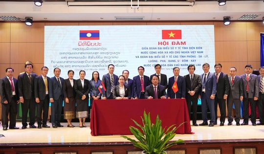 Hơn 3.000 lượt người dân nước bạn Lào đến tỉnh Điện Biên khám, chữa bệnh